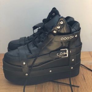 YRU Qozmo Size 9